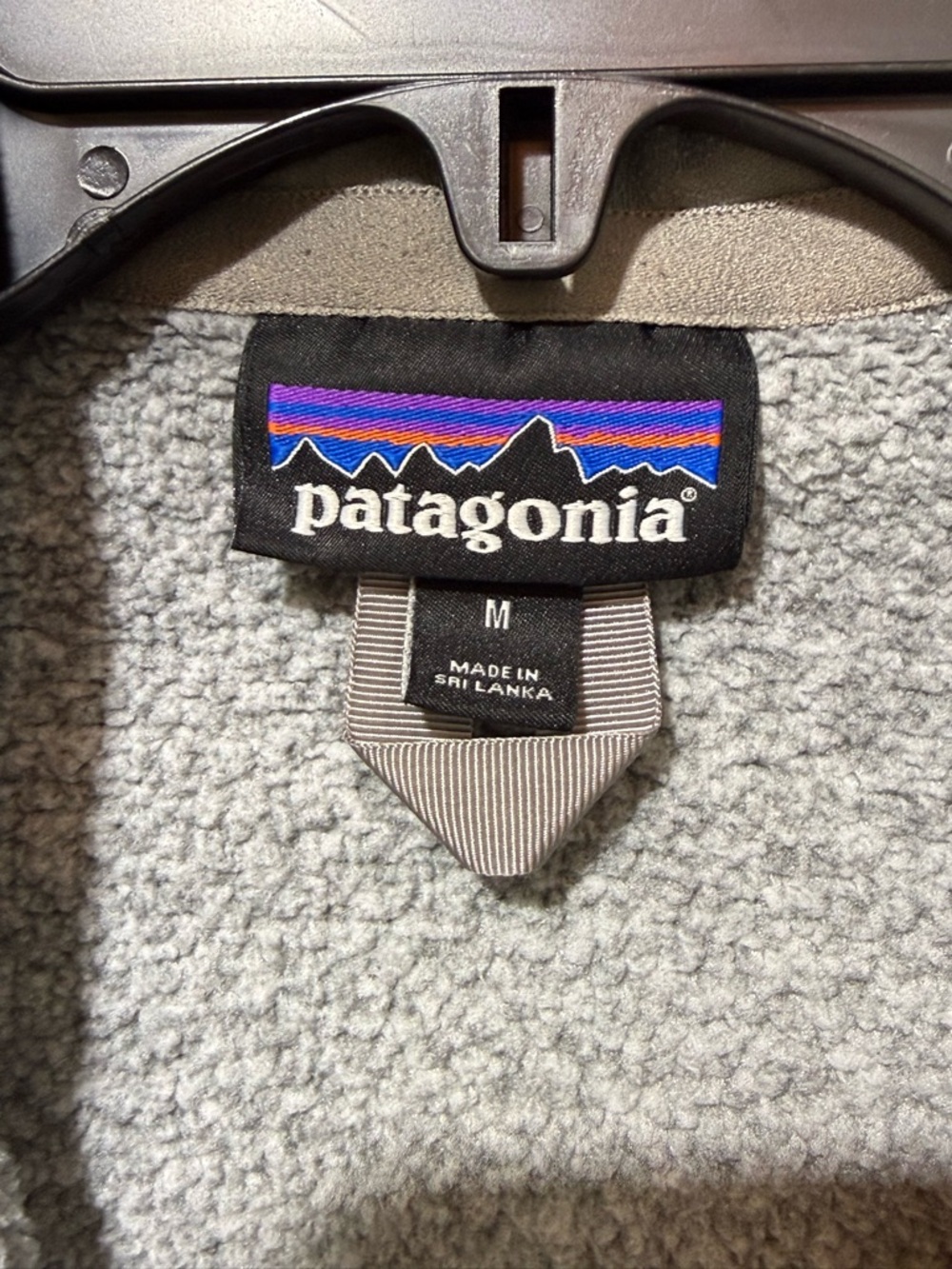 Patagonia Grey Fleece with Multicolor Logo Womens Need Zipper - Picture 2 of 3